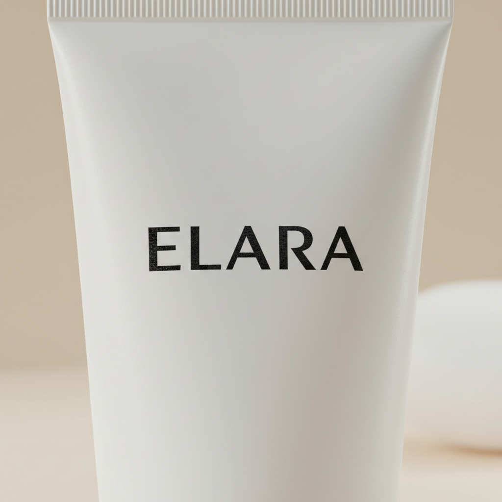 ELARA Daily Glow Face Wash close-up of black ELARA logo